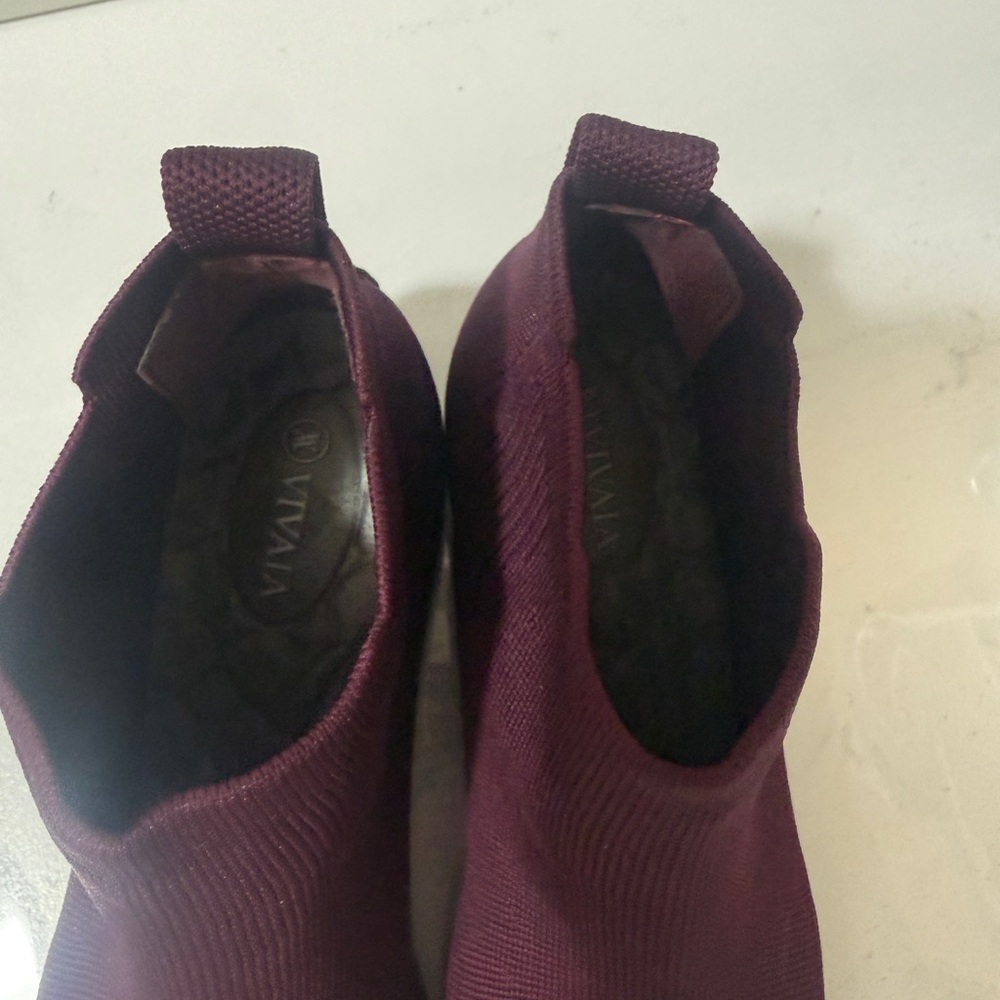 Knit textile Chelsea boots, Vivaia
Ryan Pro Water Repellent Maroon Ankle Booties - Picture 12 of 12